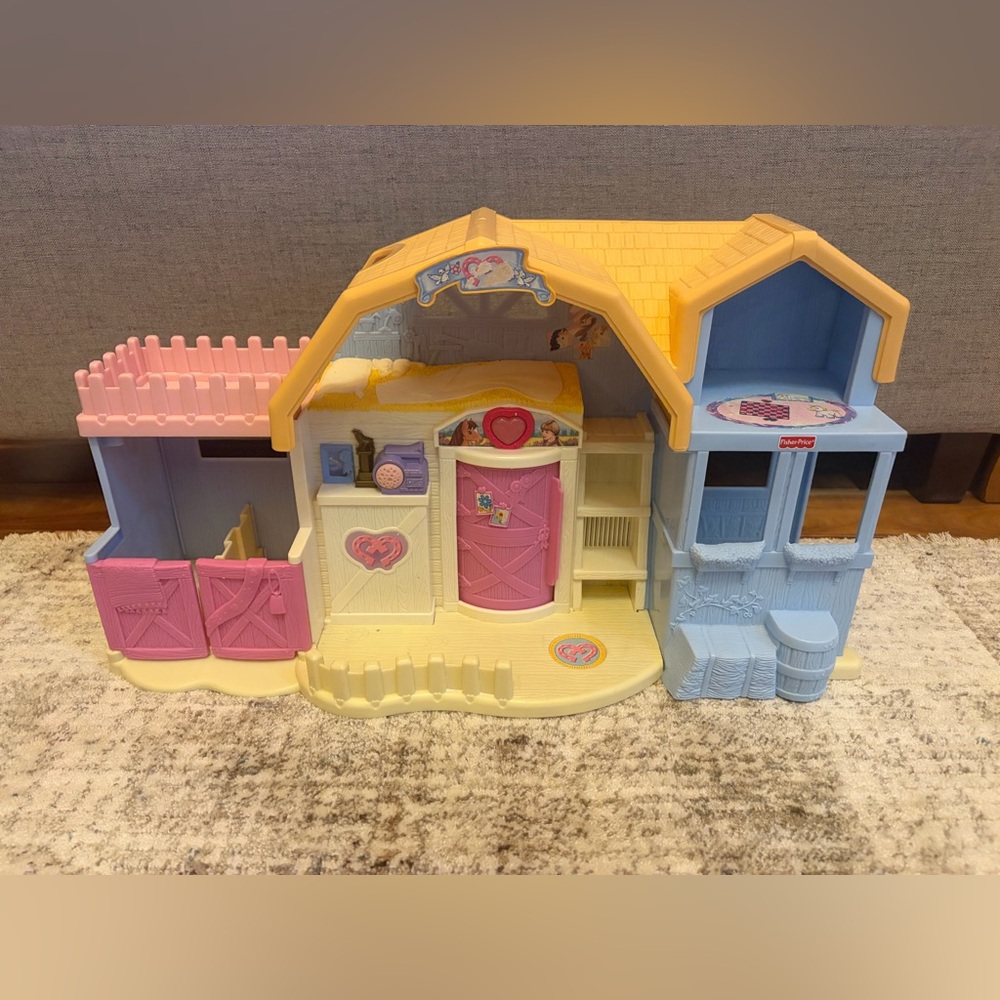 Fisher Price Friendship Ponies Sweet Expressions Stable lights & sounds